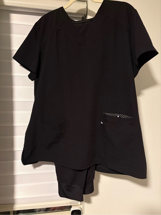 koi Pants - koi Black Short Sleeve Medical Scrub Top and Pants